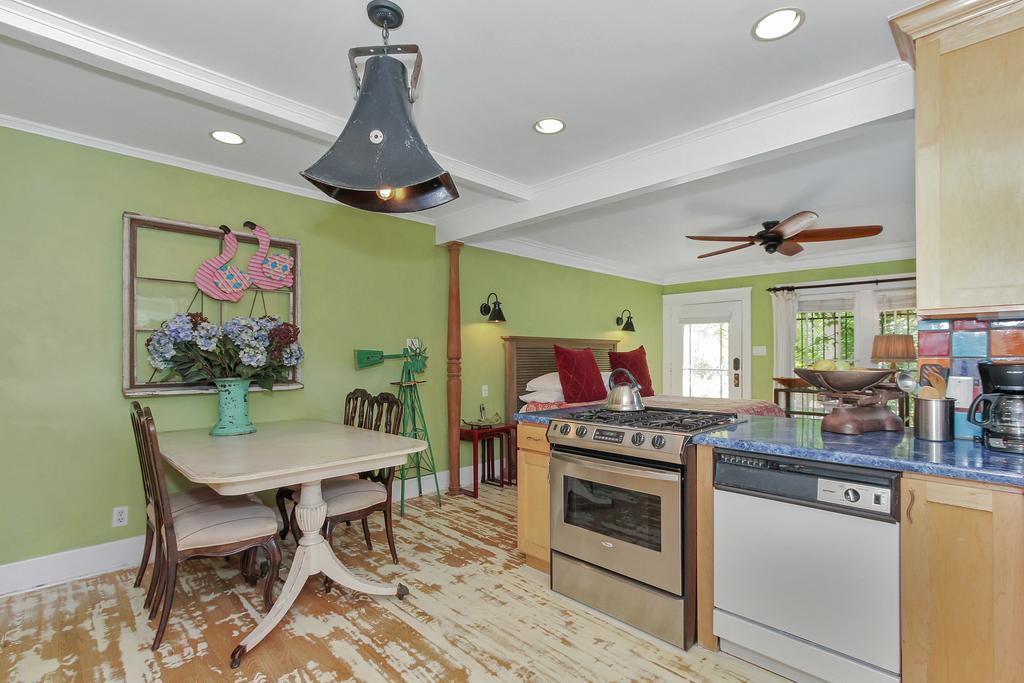 Hollywood Cottages - Los Angeles — Photos 3